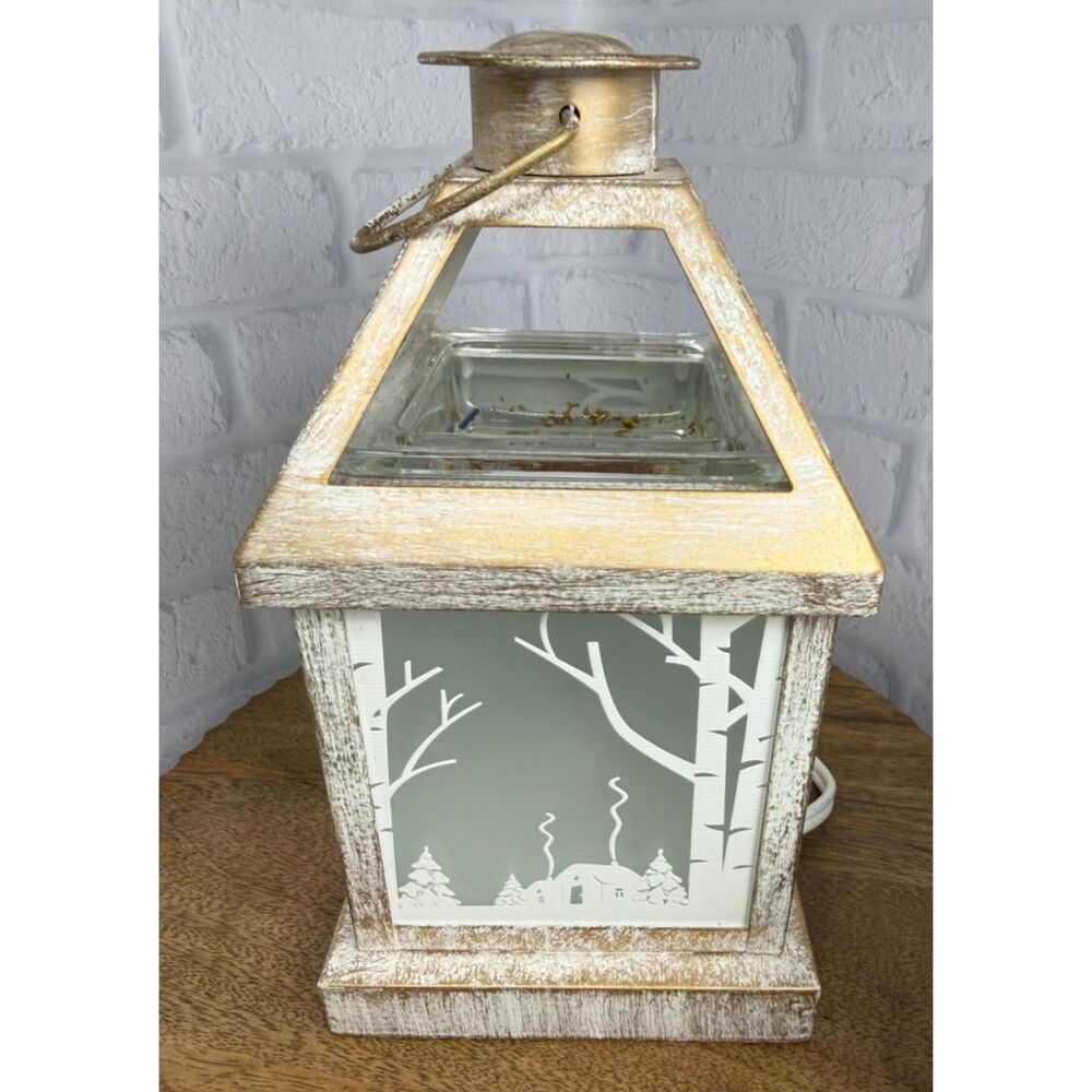 Used / Works - With Box - Scentsy Winter Retreat Wax Melt Warmer - Picture 2 of 6